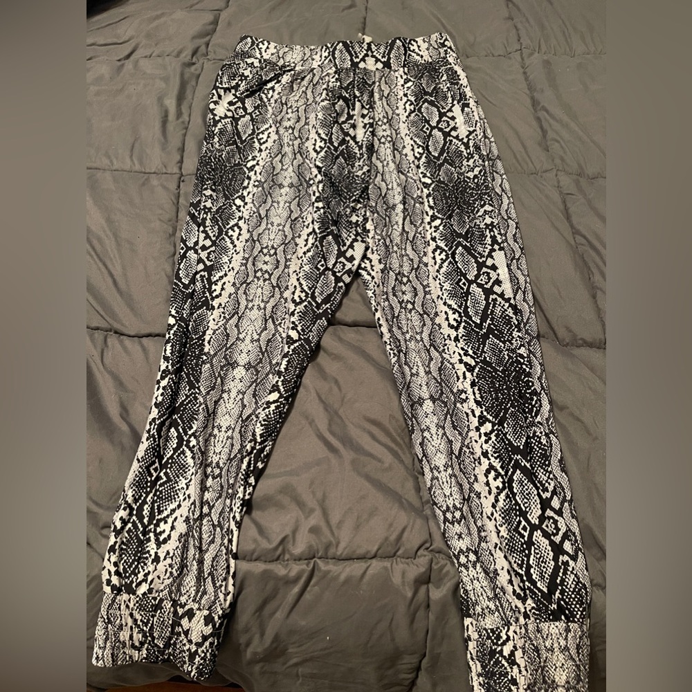 Lorna Jane Snake Harem Pant